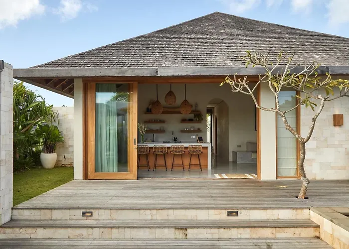 Mona Boutique & * Uluwatu