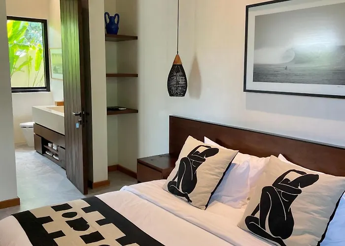 Mona Boutique & Uluwatu