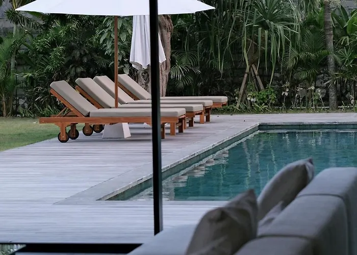 Mona Boutique & Uluwatu