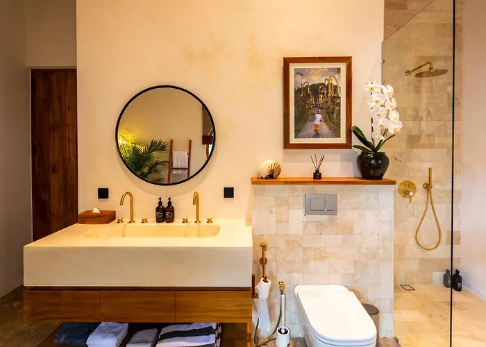 Mona Boutique & Uluwatu