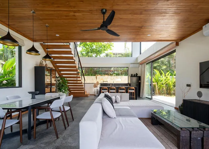 Mona Boutique & * Uluwatu