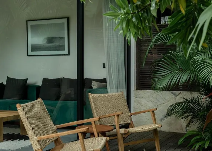 Mona Boutique & * Uluwatu